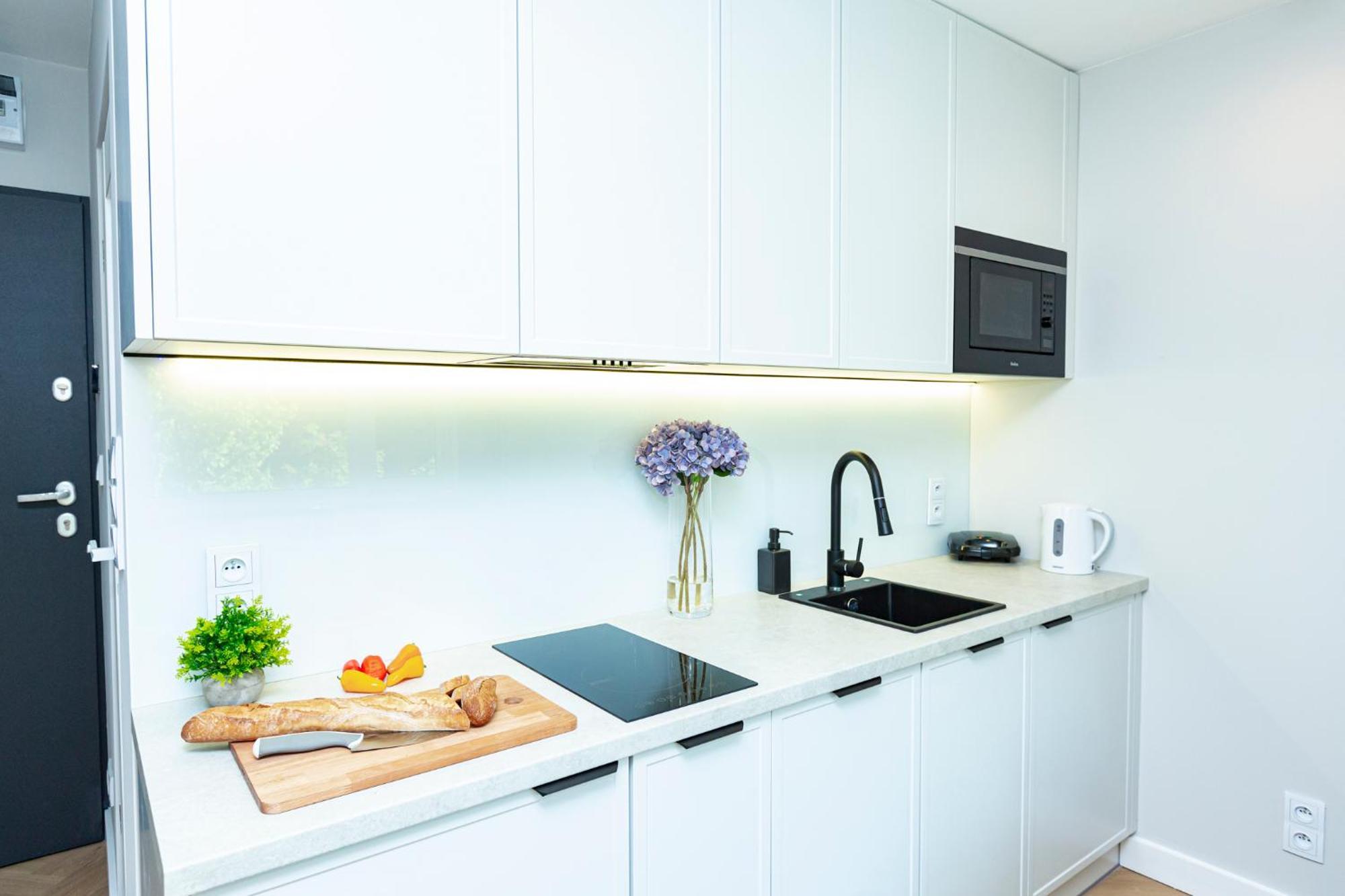 Batorego Grey - Stacja Metra 300m - Bezplatny Parking Apartament